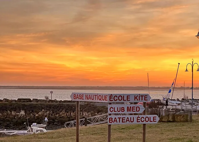 Mitoyenne Cozy A La Palmyre Avec Wifi Et Parking - 4 Personnes - Fr-1-705-53 度假居 *